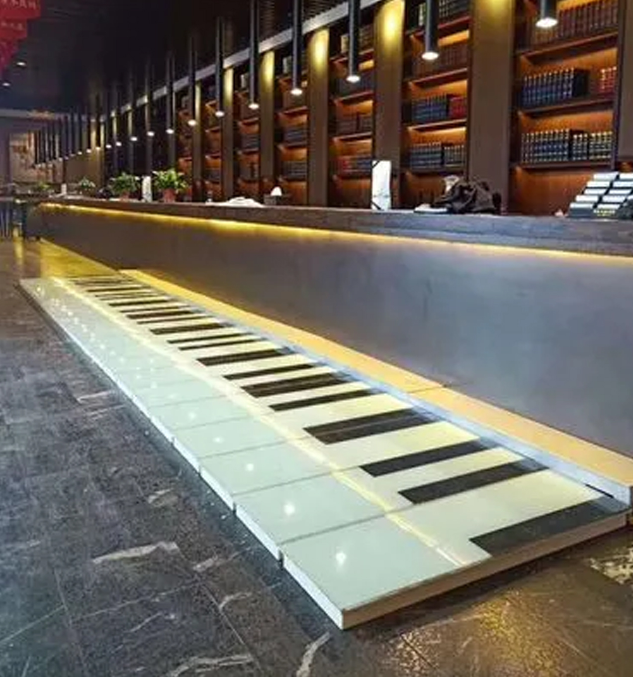 网红地板钢琴